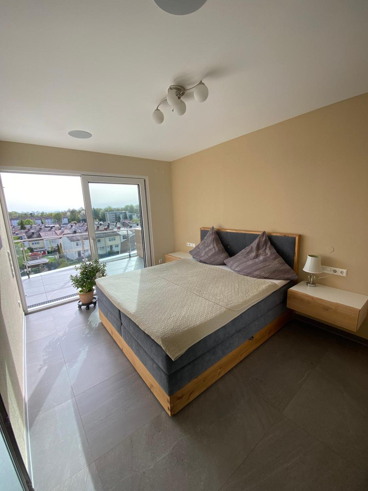 Penthouse Apartment Mit Alpenblick فريدريشسهافن المظهر الخارجي الصورة