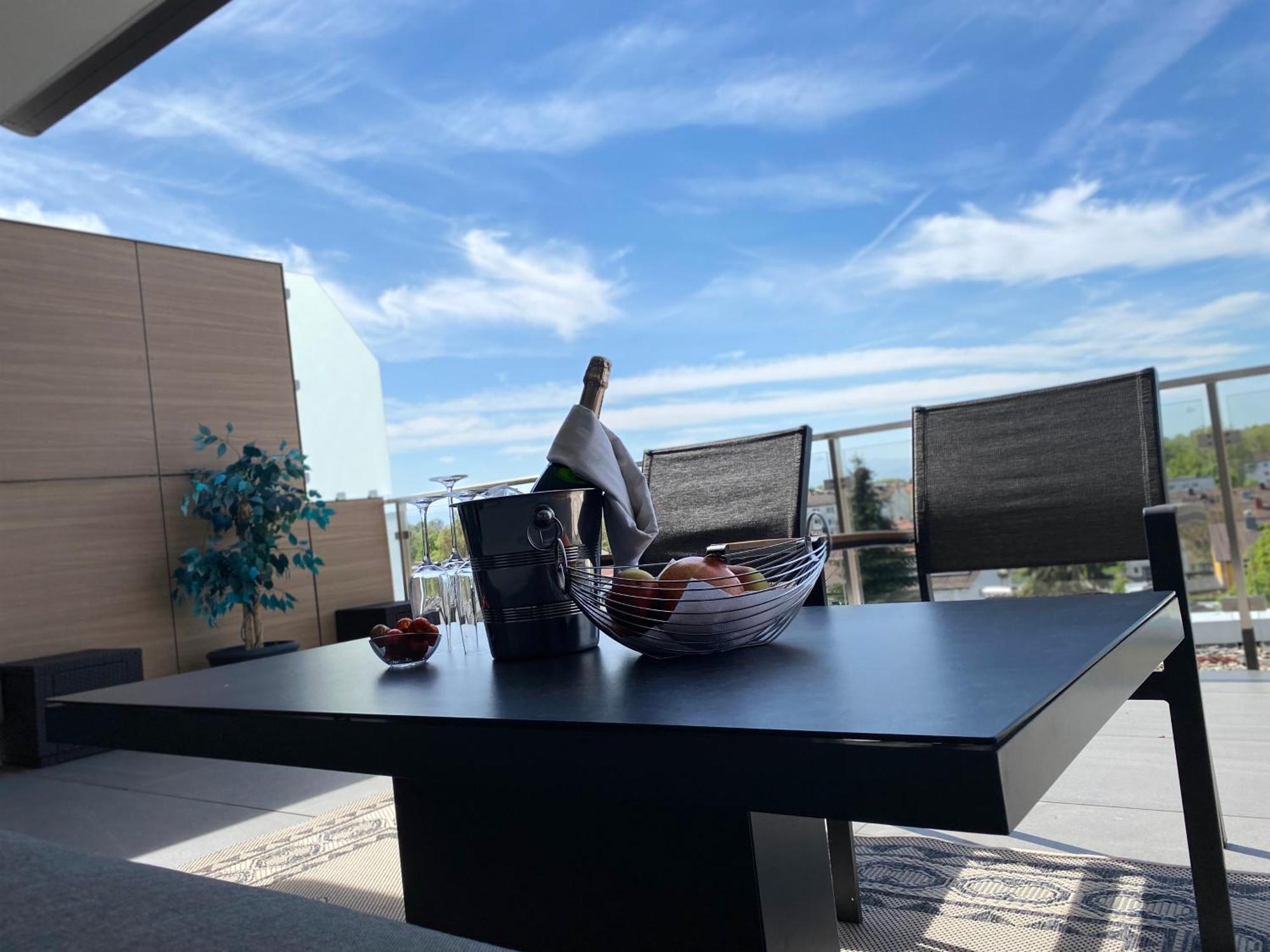 Penthouse Apartment Mit Alpenblick فريدريشسهافن المظهر الخارجي الصورة