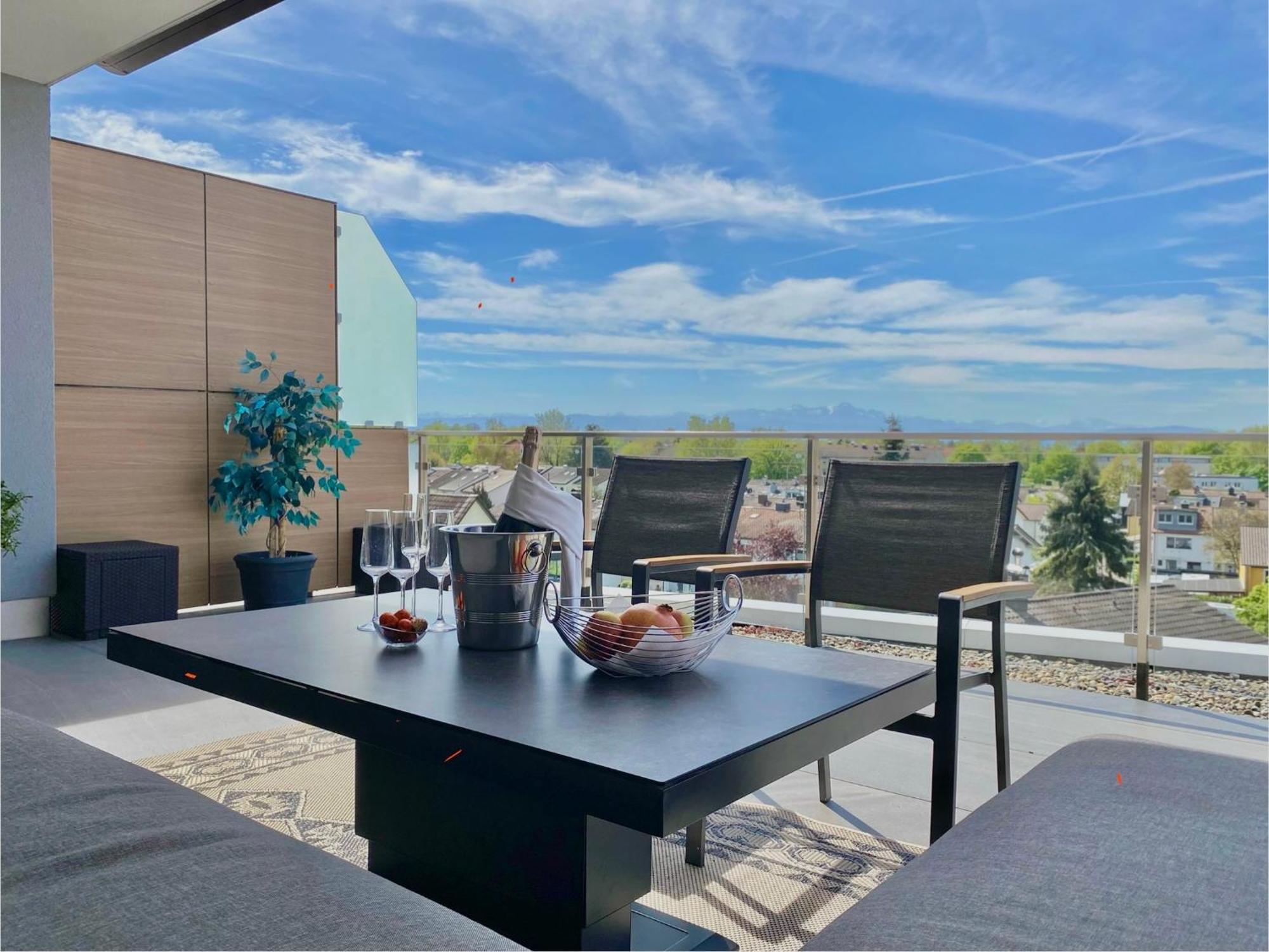 Penthouse Apartment Mit Alpenblick فريدريشسهافن المظهر الخارجي الصورة