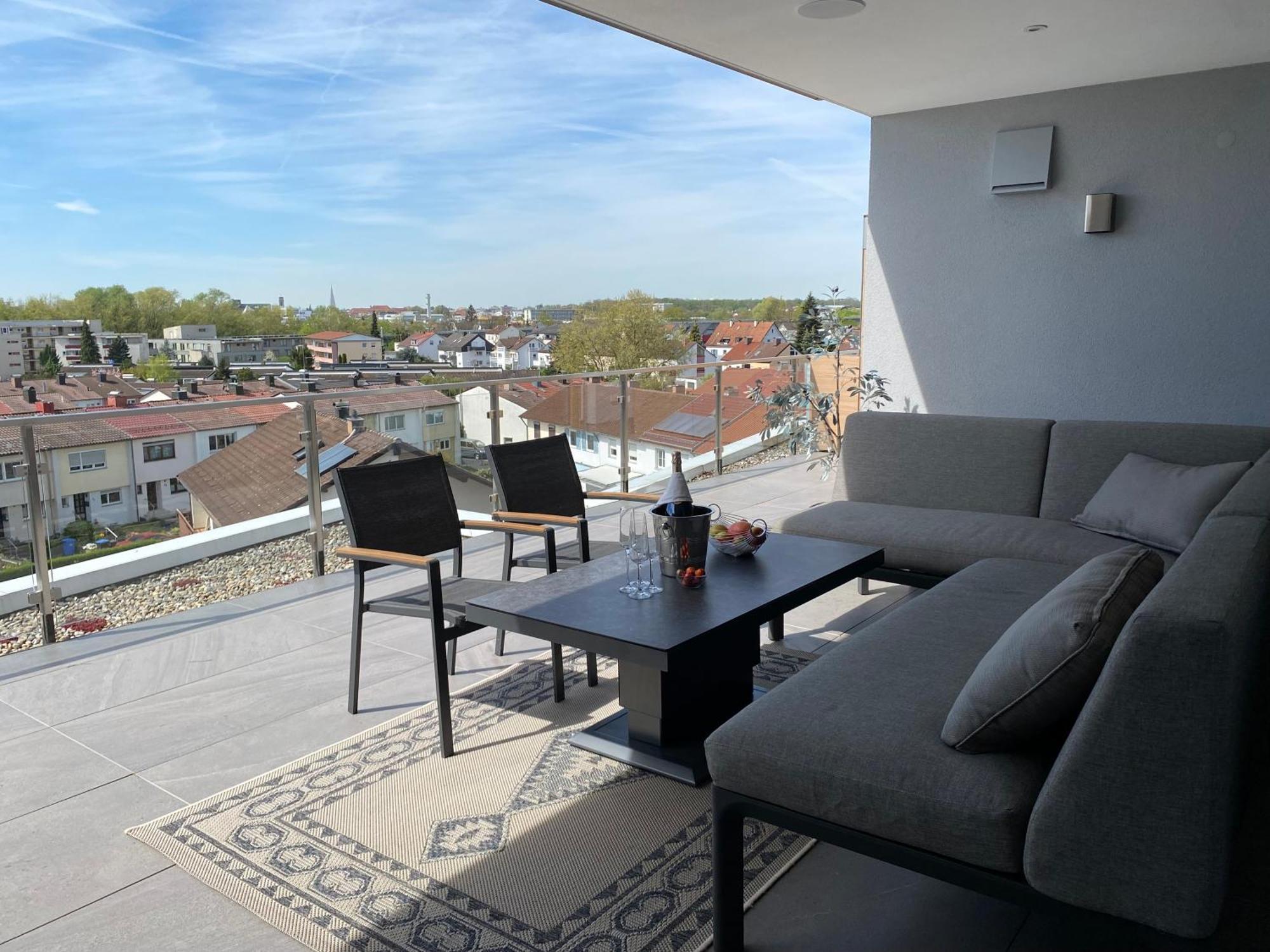 Penthouse Apartment Mit Alpenblick فريدريشسهافن المظهر الخارجي الصورة